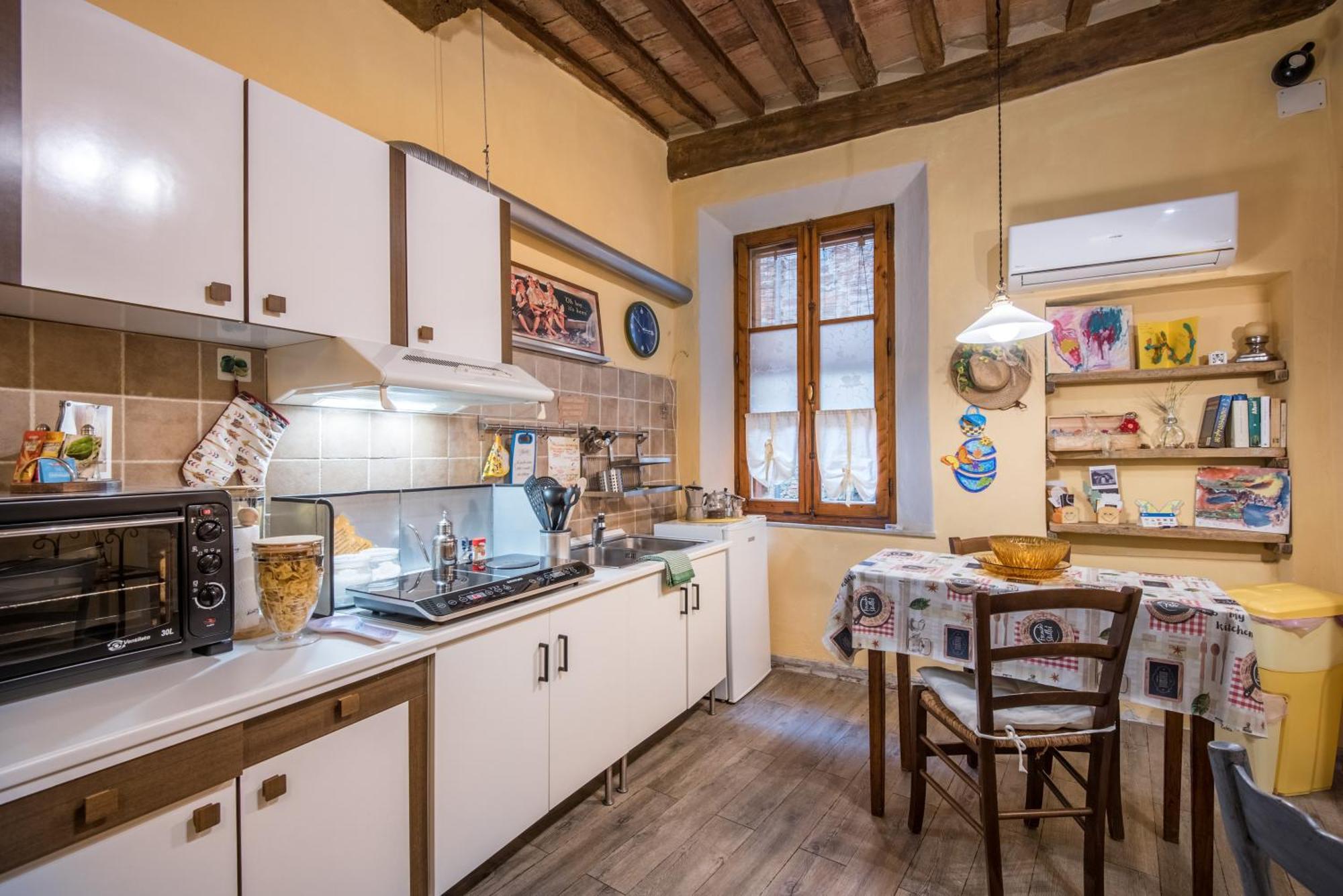 La Casa Gialla Di *