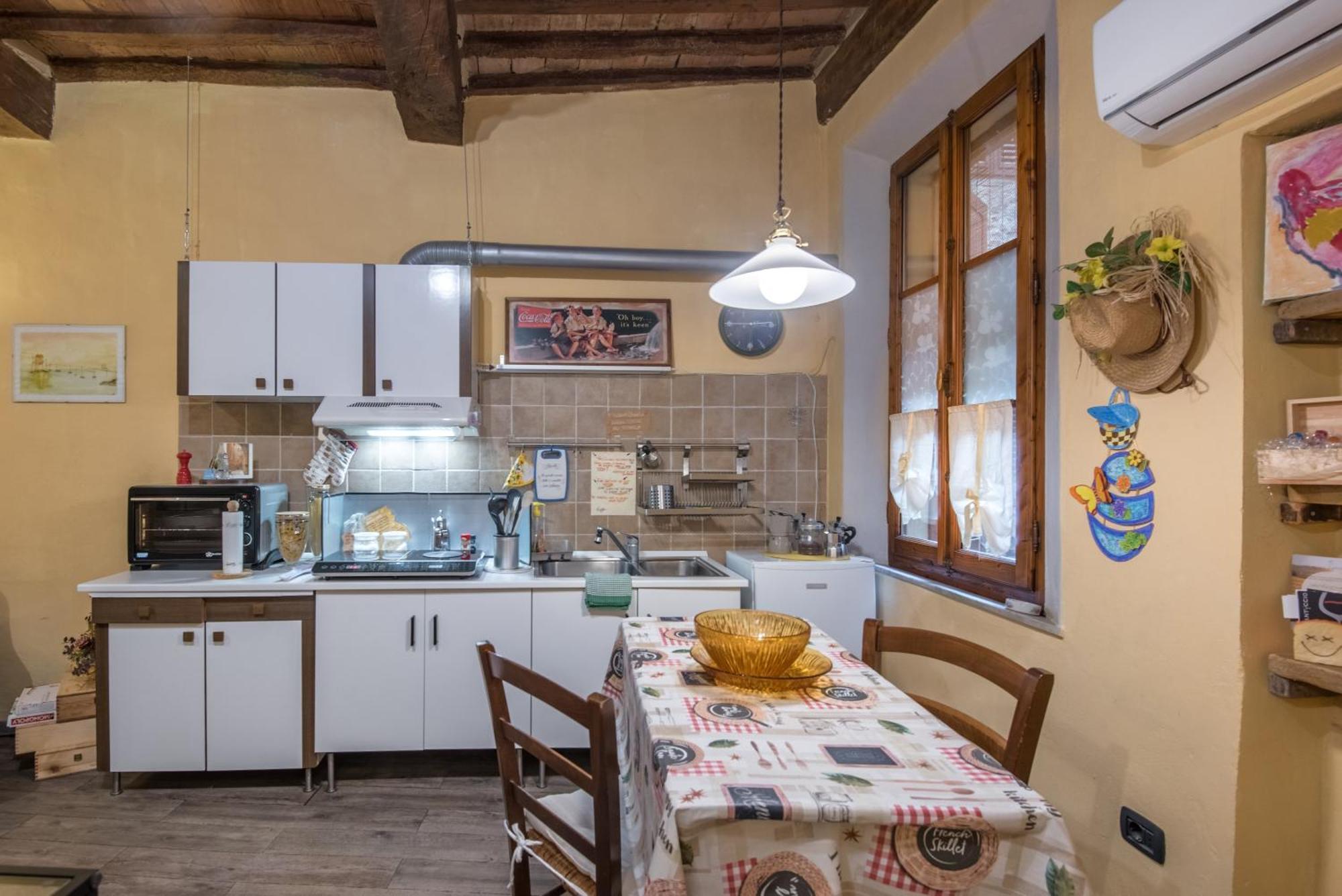 La Casa Gialla Di *